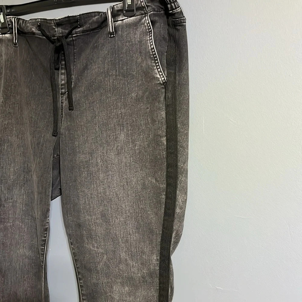 Torrid black denim jogger size 3 (24-26) - Picture 2 of 7